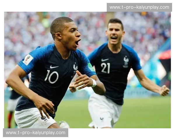 绿茵巅峰的权杖交接：当红蓝梦幻撞上斑马军团的铁血荣光